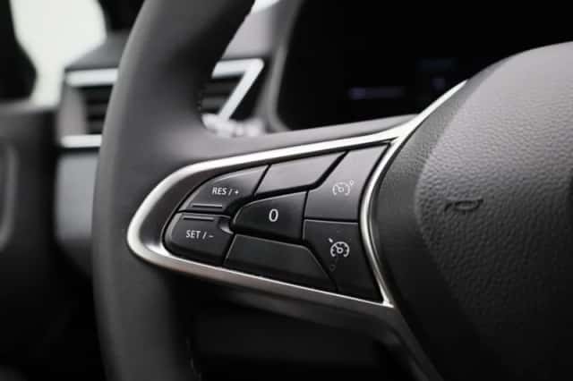 Renault Clio (2024) thumbnail 18