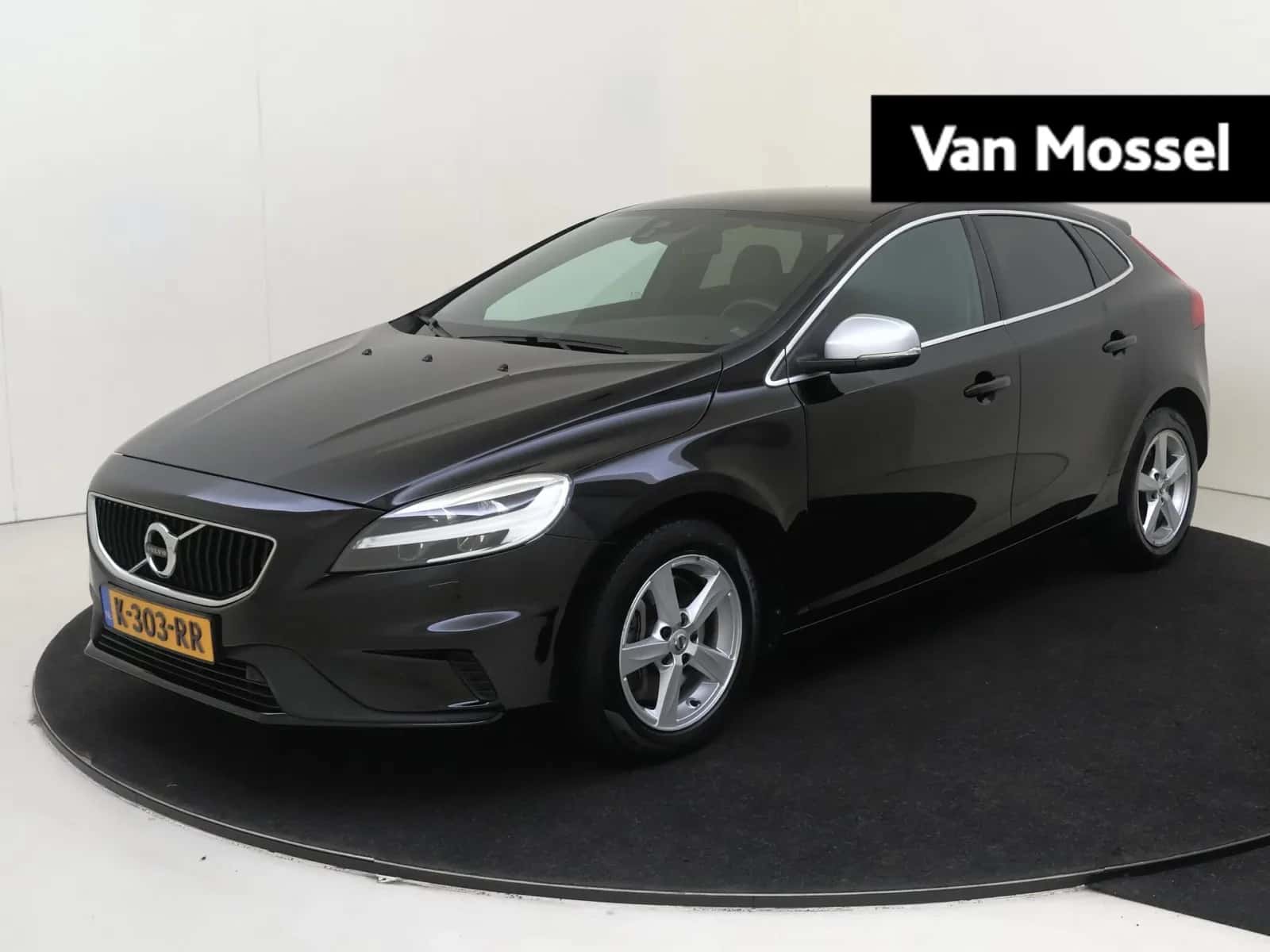 Volvo V40 (2019) — foto 1