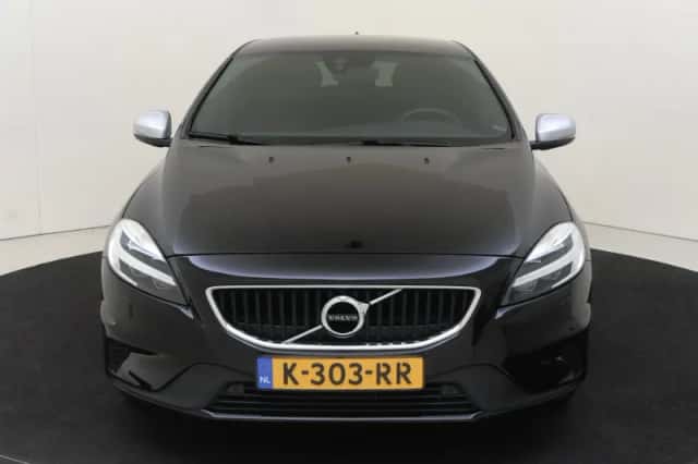 Volvo V40 (2019) thumbnail 2