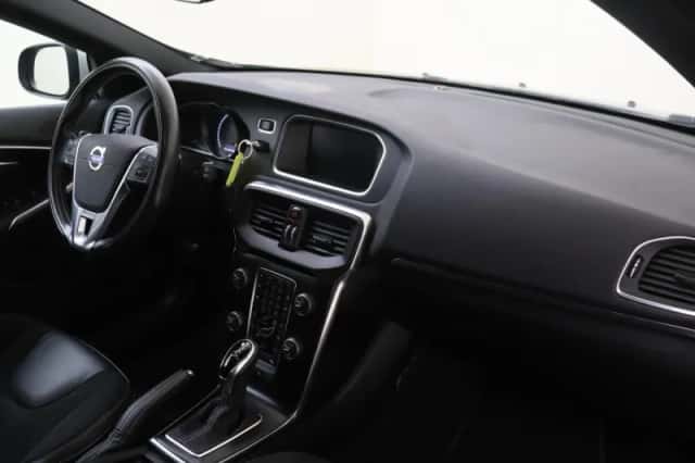 Volvo V40 (2019) thumbnail 9