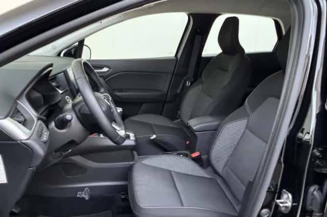 Renault Captur (2023) thumbnail 14