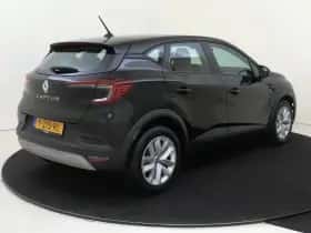 Renault Captur (2023) thumbnail 6