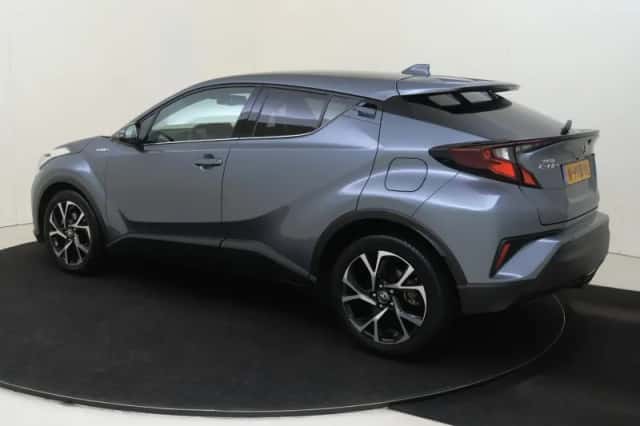 Toyota C-HR (2021) thumbnail 3