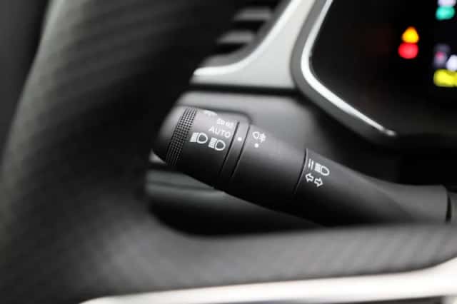 Renault Captur (2024) thumbnail 22