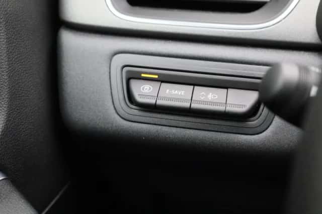 Renault Captur (2024) thumbnail 23