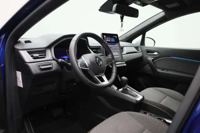 Renault Captur (2024) thumbnail 28