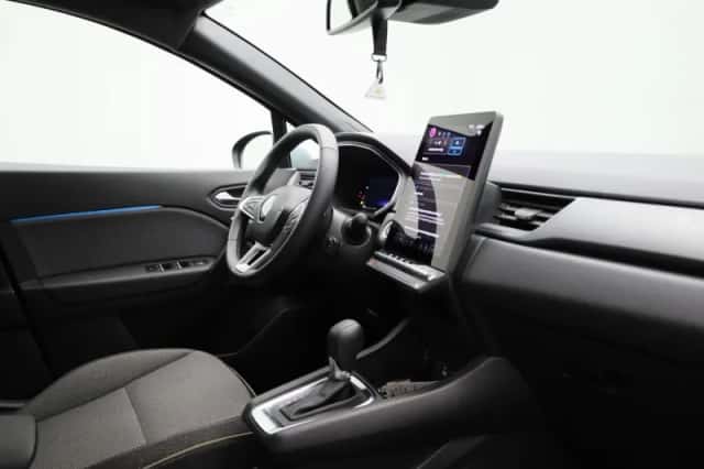 Renault Captur (2024) thumbnail 31
