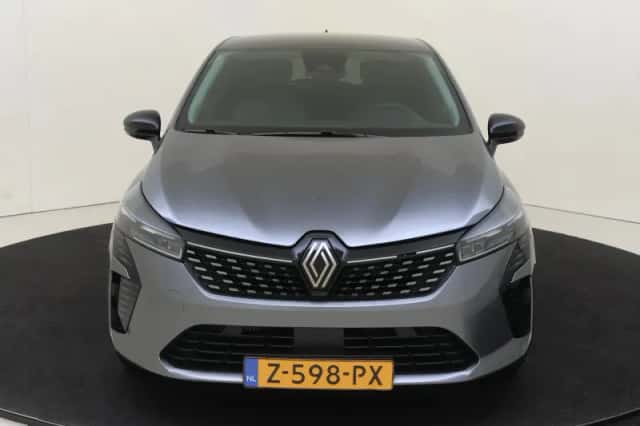 Renault Clio (2024) thumbnail 2