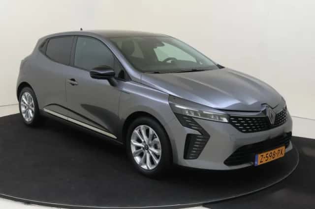 Renault Clio (2024) thumbnail 3