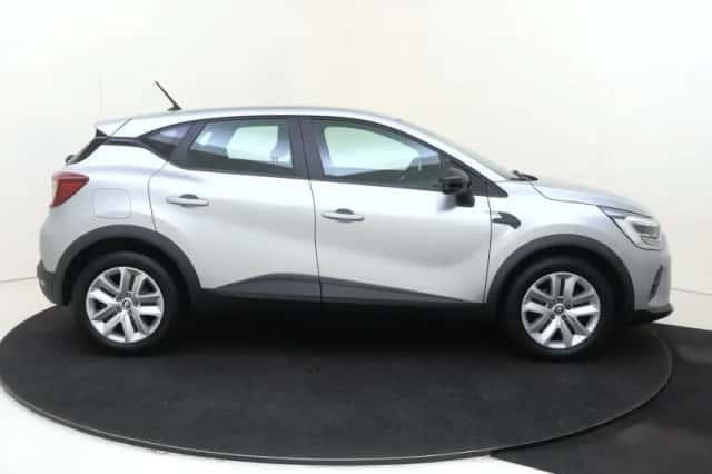 Renault Captur (2023) thumbnail 5