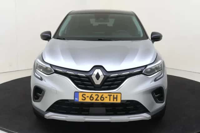 Renault Captur (2020) thumbnail 2