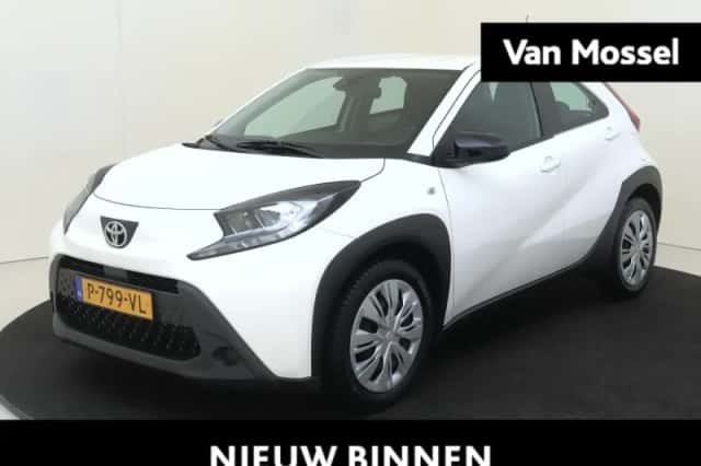 Toyota Aygo (2022) thumbnail 1