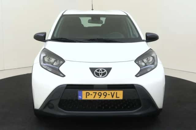 Toyota Aygo (2022) thumbnail 2