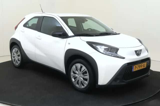Toyota Aygo (2022) thumbnail 3