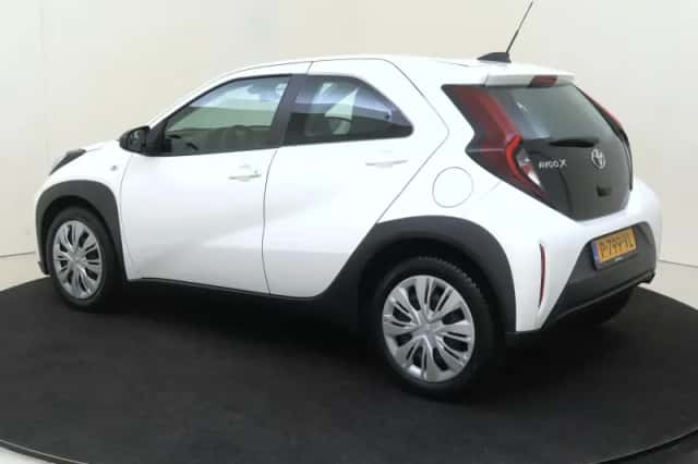 Toyota Aygo (2022) thumbnail 4