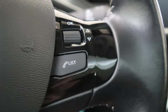 Peugeot 308 (2019) thumbnail 15