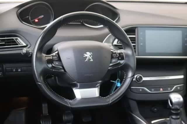 Peugeot 308 (2019) thumbnail 10