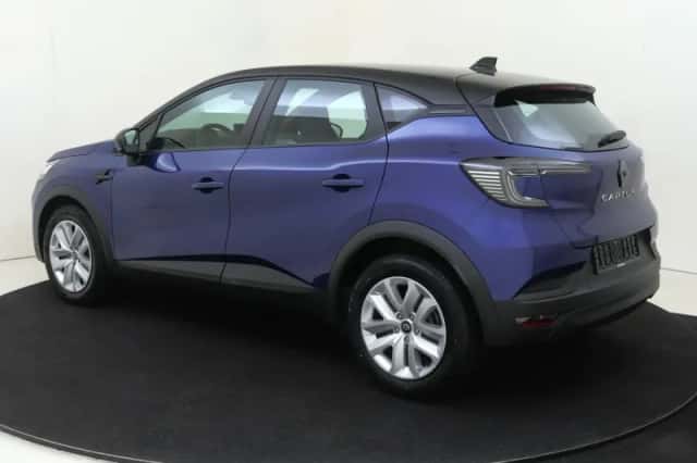 Renault Captur (2025) thumbnail 3