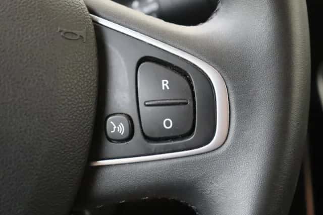 Renault Clio (2020) thumbnail 18