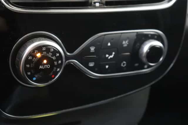 Renault Clio (2020) thumbnail 22