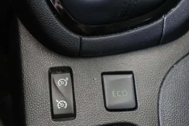 Renault Clio (2020) thumbnail 24