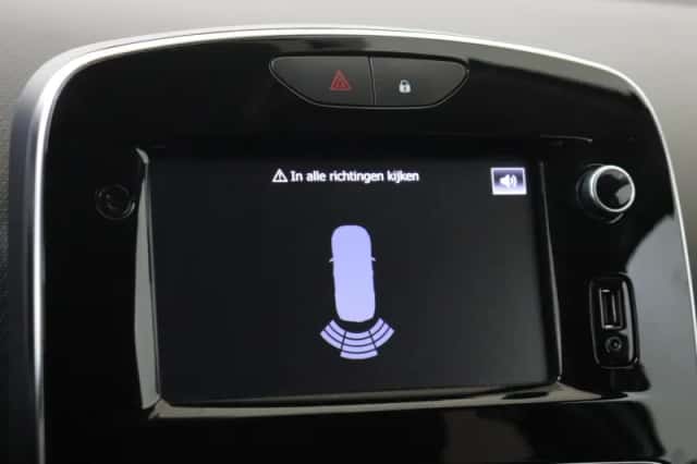 Renault Clio (2020) thumbnail 6