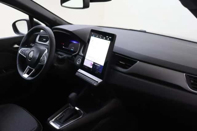 Renault Captur (2025) thumbnail 5