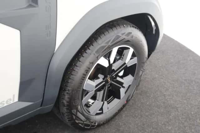 Dacia Duster (2025) thumbnail 6