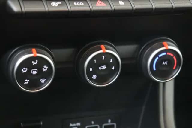 Renault Captur (2020) thumbnail 22
