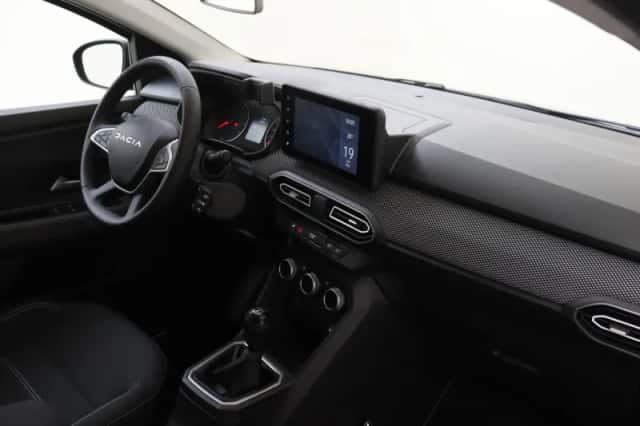 Dacia Sandero (2025) thumbnail 5