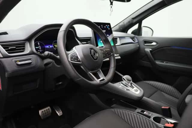 Renault Captur (2024) thumbnail 32
