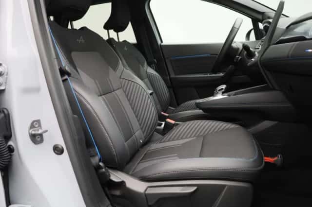 Renault Captur (2024) thumbnail 34