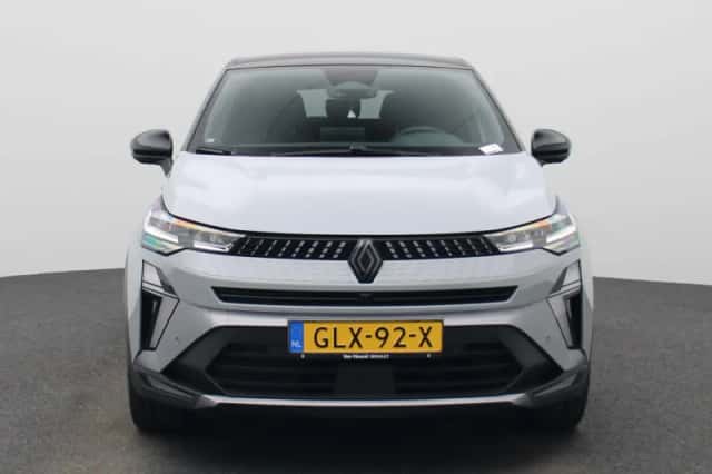 Renault Captur (2024) thumbnail 3