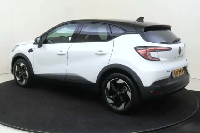 Renault Captur (2025) thumbnail 3