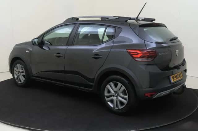 Dacia Sandero Stepway (2021) thumbnail 3