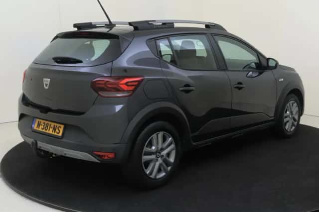 Dacia Sandero Stepway (2021) thumbnail 4