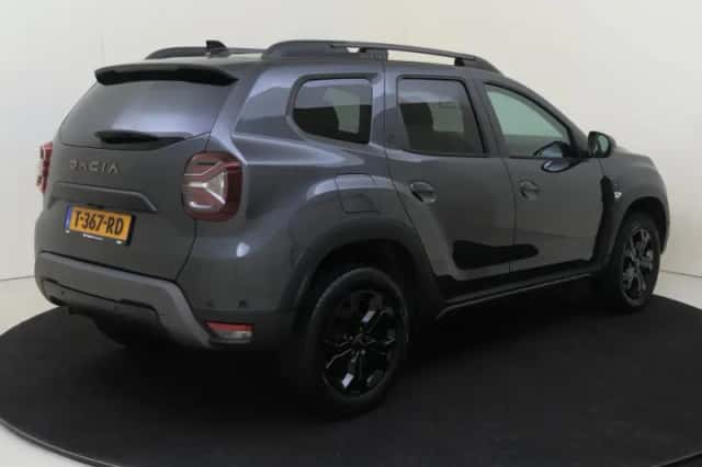 Dacia Duster (2023) thumbnail 4