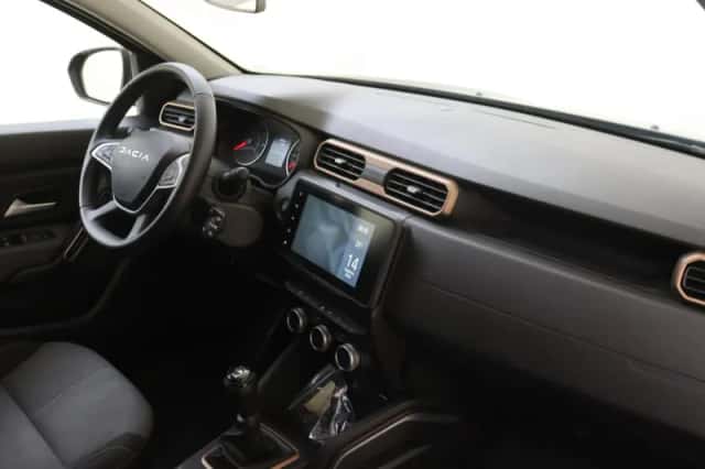 Dacia Duster (2023) thumbnail 5