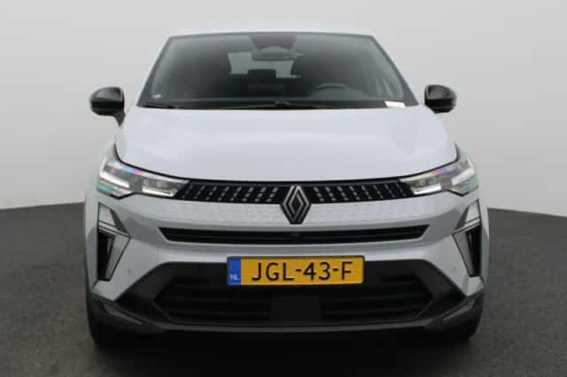 Renault Captur (2025) thumbnail 3