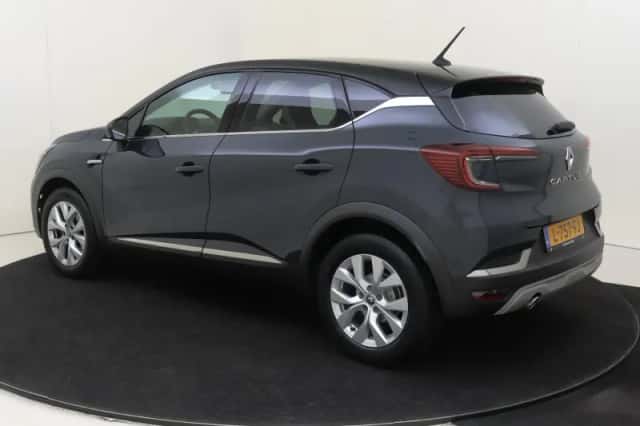 Renault Captur (2021) thumbnail 3