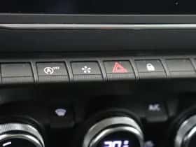 Renault Captur (2021) thumbnail 22