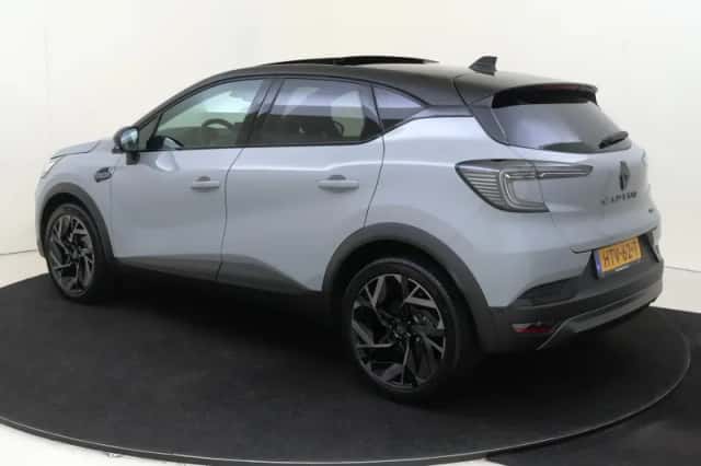 Renault Captur (2025) thumbnail 3