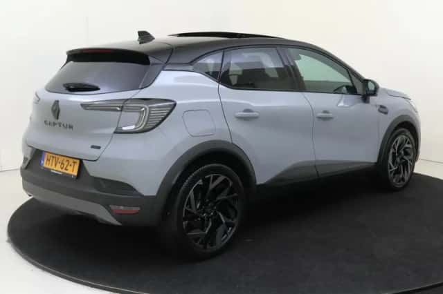 Renault Captur (2025) thumbnail 4