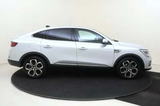 Renault Arkana (2022) thumbnail 9