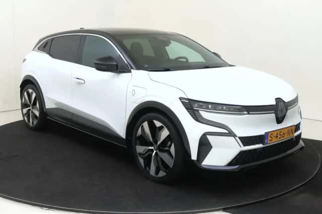 Renault Mégane E-Tech (2023) thumbnail 2