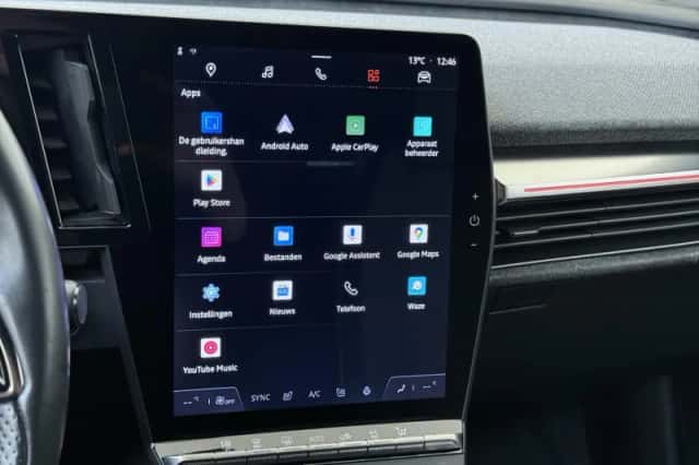 Renault Mégane E-Tech (2023) thumbnail 16