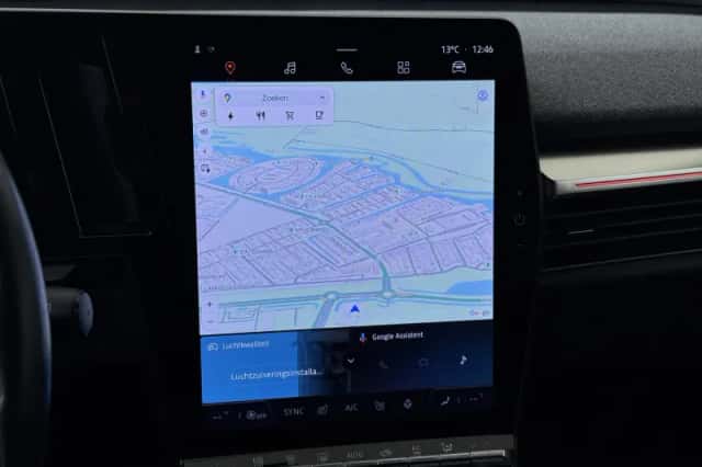 Renault Mégane E-Tech (2023) thumbnail 17