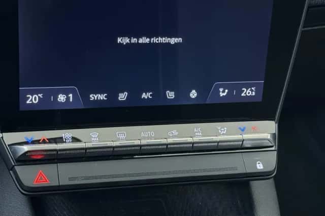 Renault Mégane E-Tech (2023) thumbnail 19