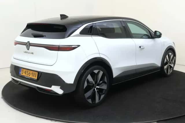 Renault Mégane E-Tech (2023) thumbnail 4