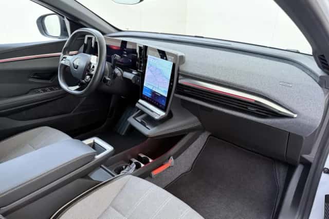 Renault Mégane E-Tech (2023) thumbnail 5